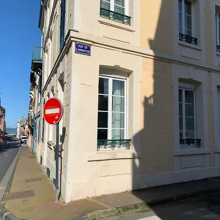 Le Neptune Apartment